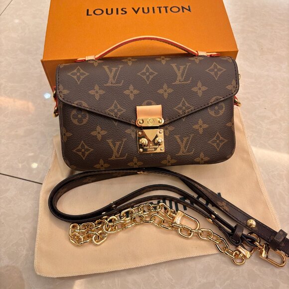 π©οΈLOUIS VUITTON gradient cowhide shoulder crossbody handbagπ₯³ - Picture 5 of 10